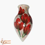 گلدان دیوارکوب قطره‌ای قرمز از نمای رو به رو